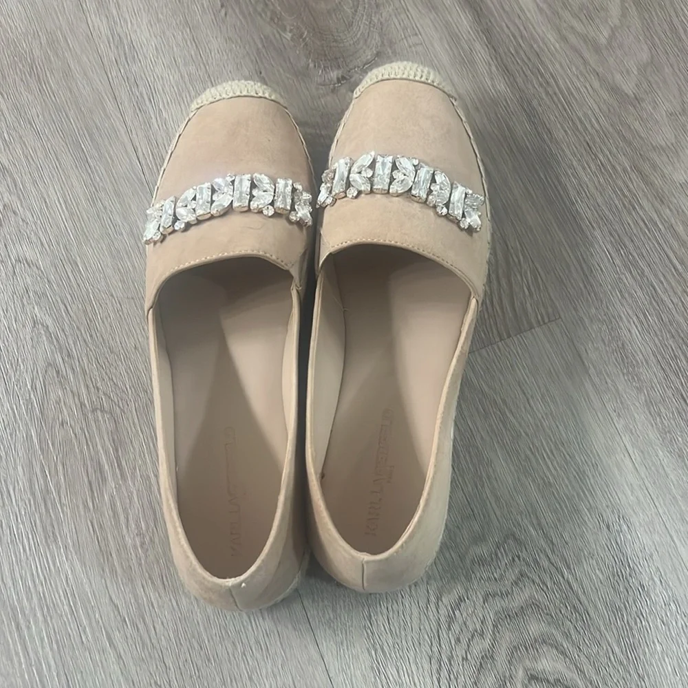 Women’s shoe - Picture 2 of 7